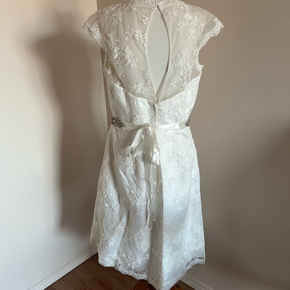 Wedding dress - Picture 6 of 6